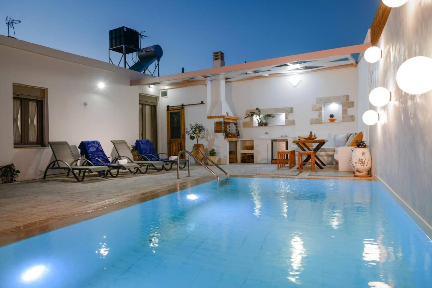 Chrisanthi Elegant Villa Pitsidia Bagian luar foto