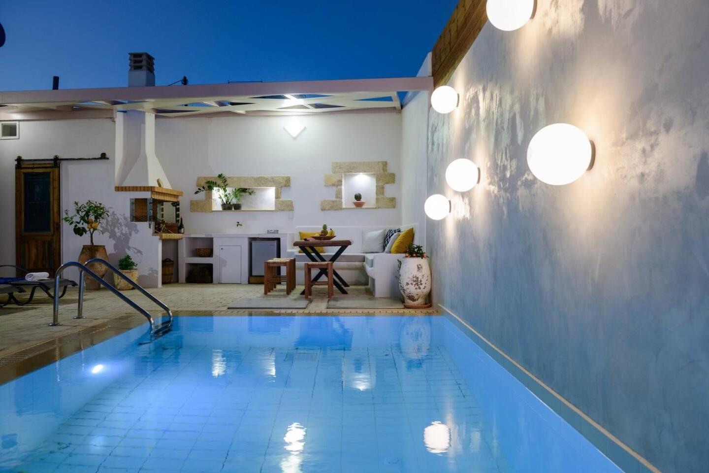 Chrisanthi Elegant Villa Pitsidia Bagian luar foto