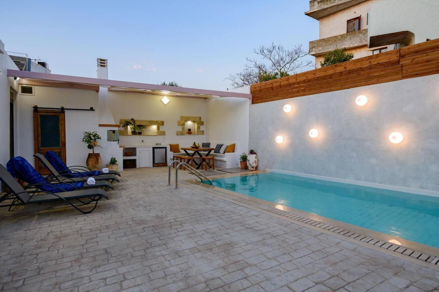 Chrisanthi Elegant Villa Pitsidia Bagian luar foto